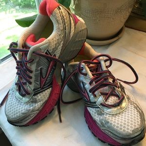 Brooks GTS MOGO extra wide 6.5 womens used